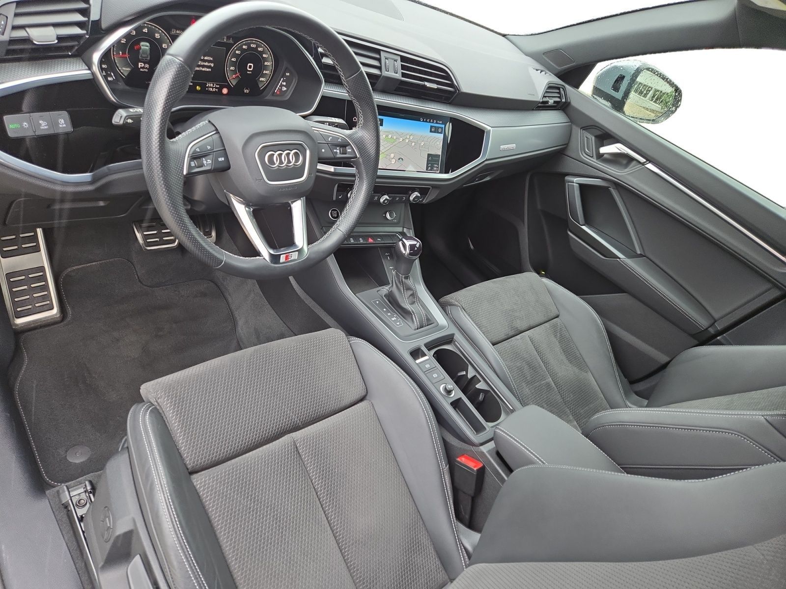 Audi Q3 advanced 40 TFSI quattro S tronic S LINE - Samsaru's Car Outlet