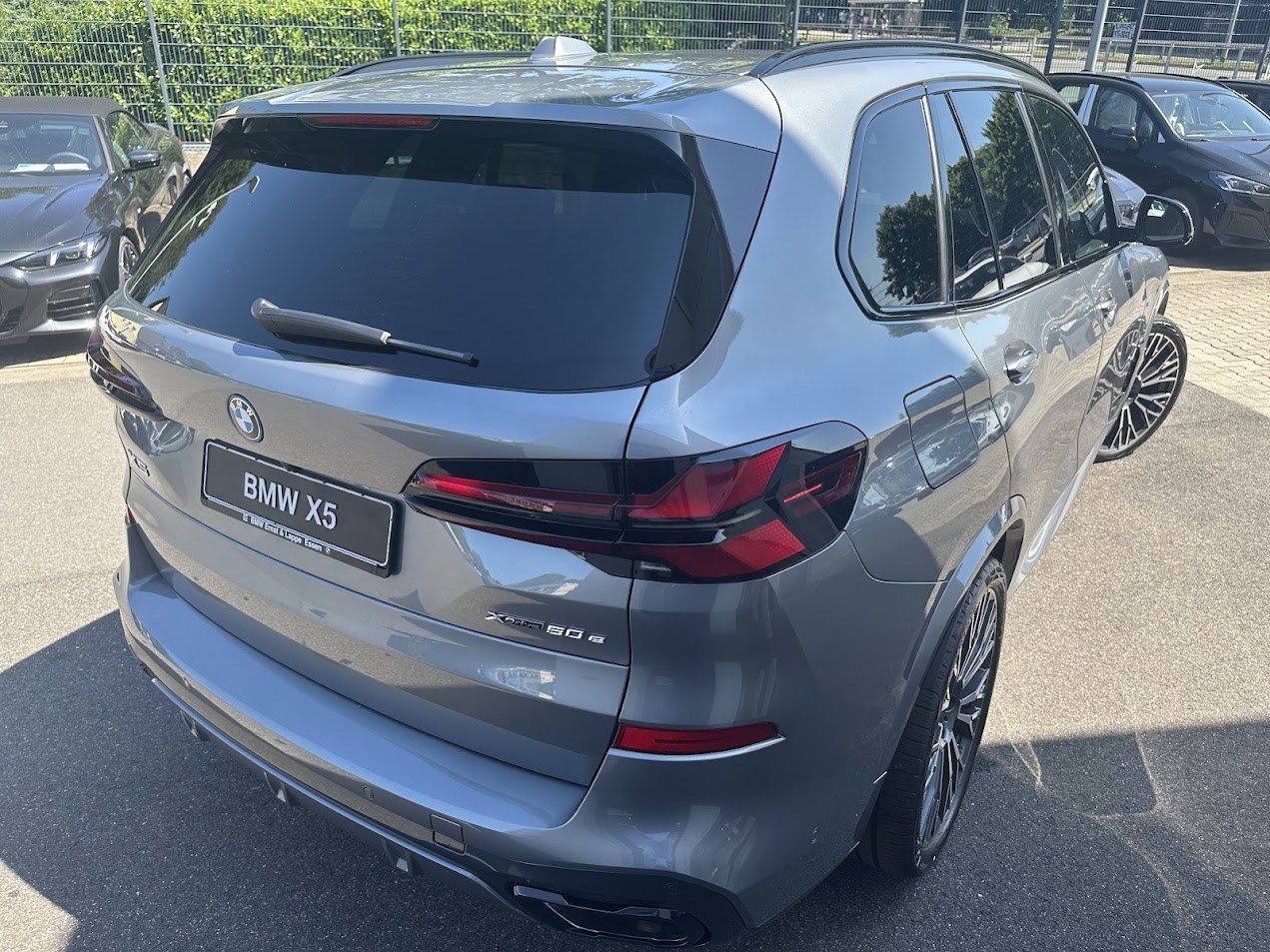 BMW X5 xDrive50e M Sport Pro || 22Z Pano AHK H&K Hea