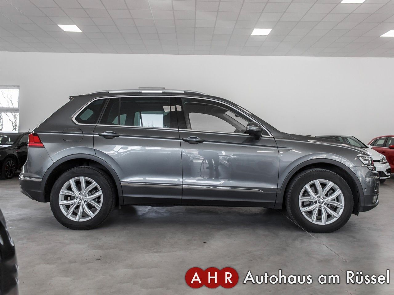 Volkswagen Tiguan Highline 2.0 TDI 4Motion - Samsaru's Car Outlet