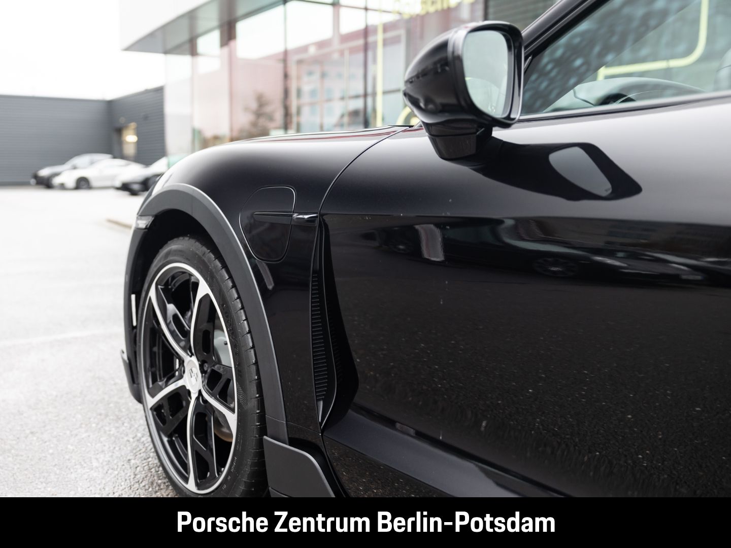Porsche Taycan 4 Cross Turismo HD-Matrix InnoDrive 21-Zo