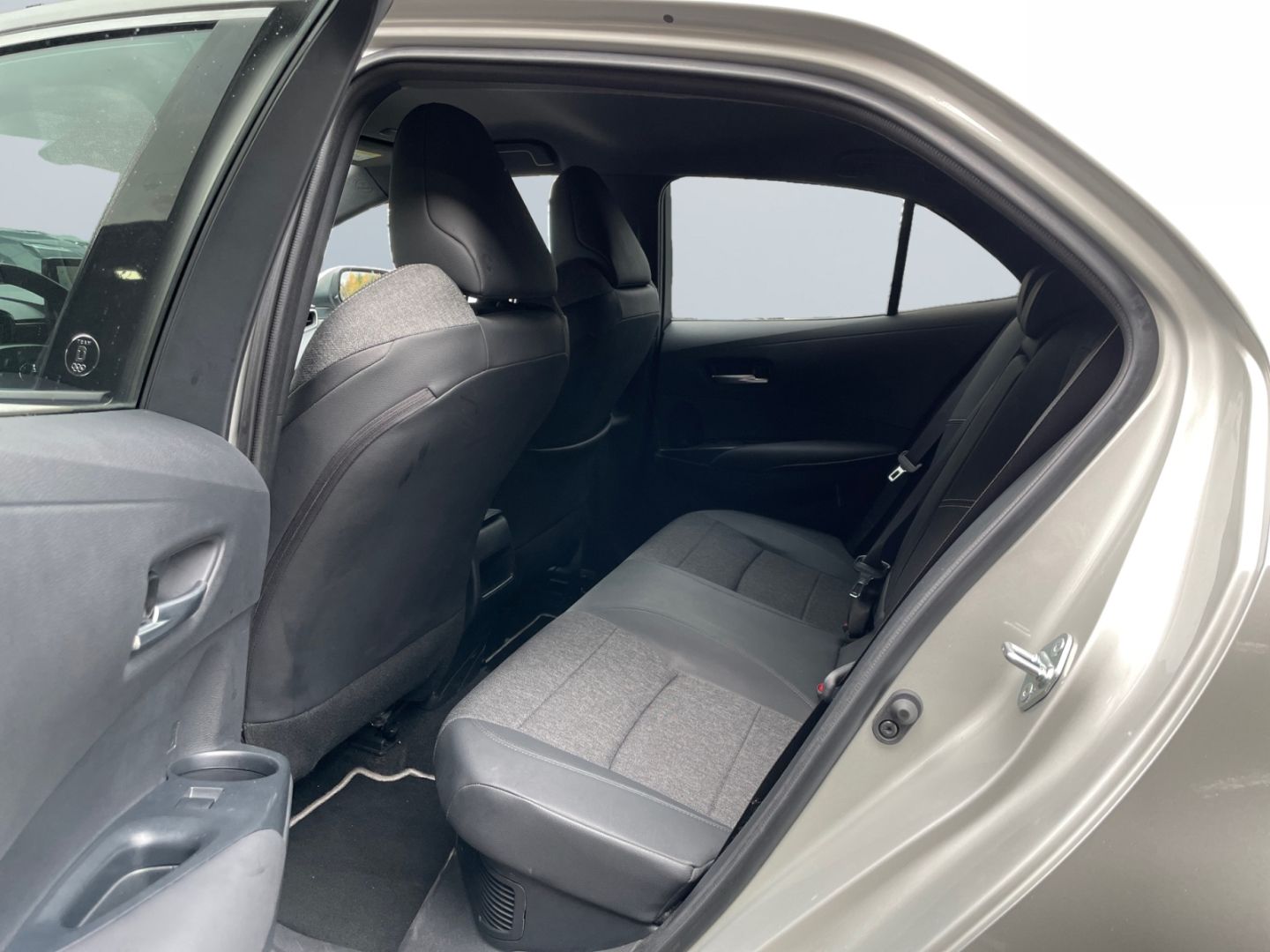Toyota Corolla 1.8 Hybrid Team D *Technik-Paket*CAM*SHZ