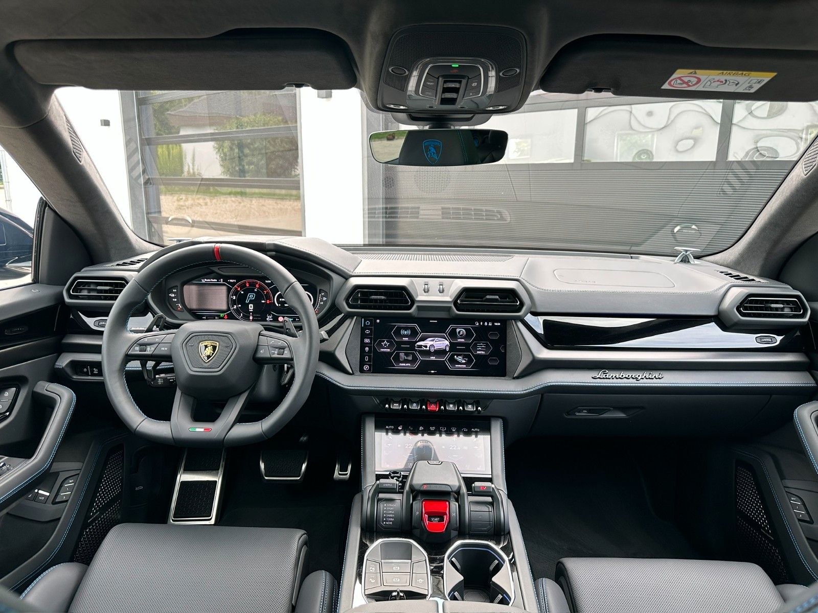 Lamborghini Urus SE - Samsaru's Car Outlet