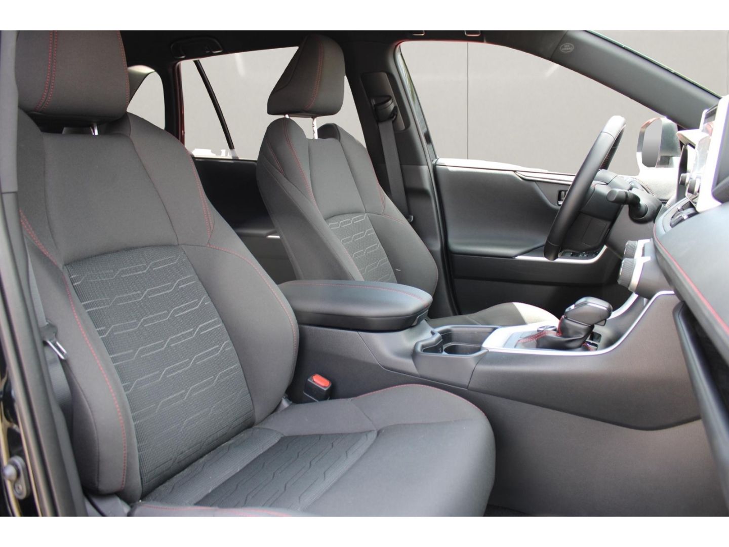 Toyota RAV 4 Plug-In Hybrid 4X4 - Samsaru's Car Outlet