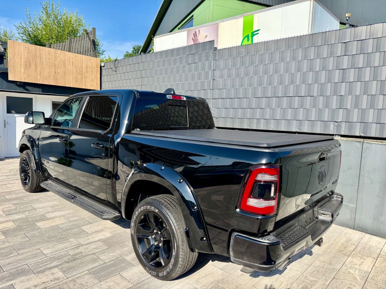 Dodge RAM 5,7 V8 HEMI-WIDEBODY-SPORT/EDITION-CREW CAB