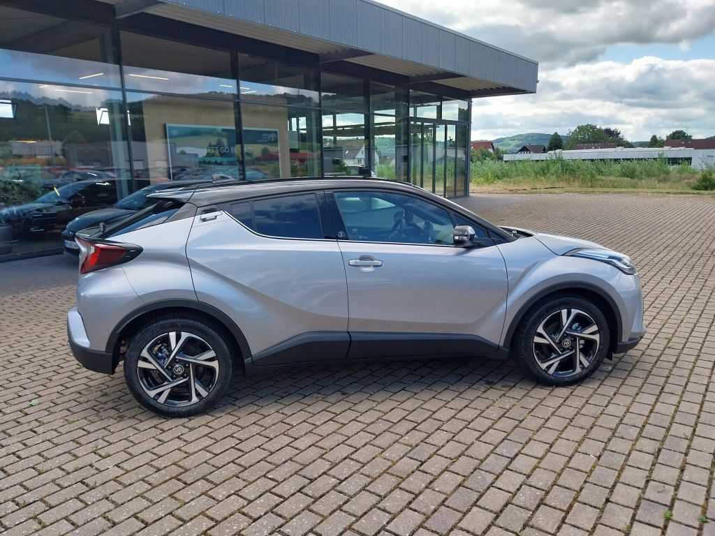 Toyota C-HR 2.0 Hybrid Team Deutschland - Samsaru's Car Outlet