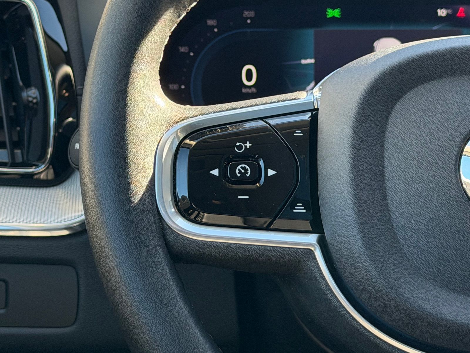 Volvo XC60 B5 D Ultimate Dark AWD*STHZG*PANO*360°*ACC