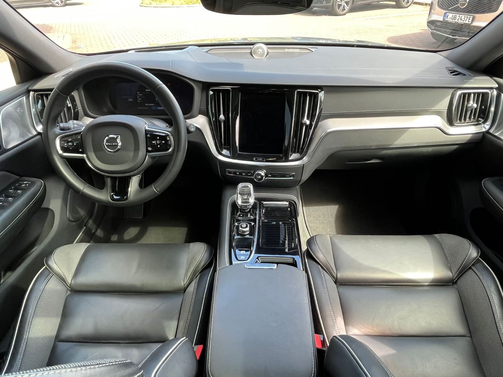 Volvo V60 T8 AWD Recharge Ultimate Dark Auto