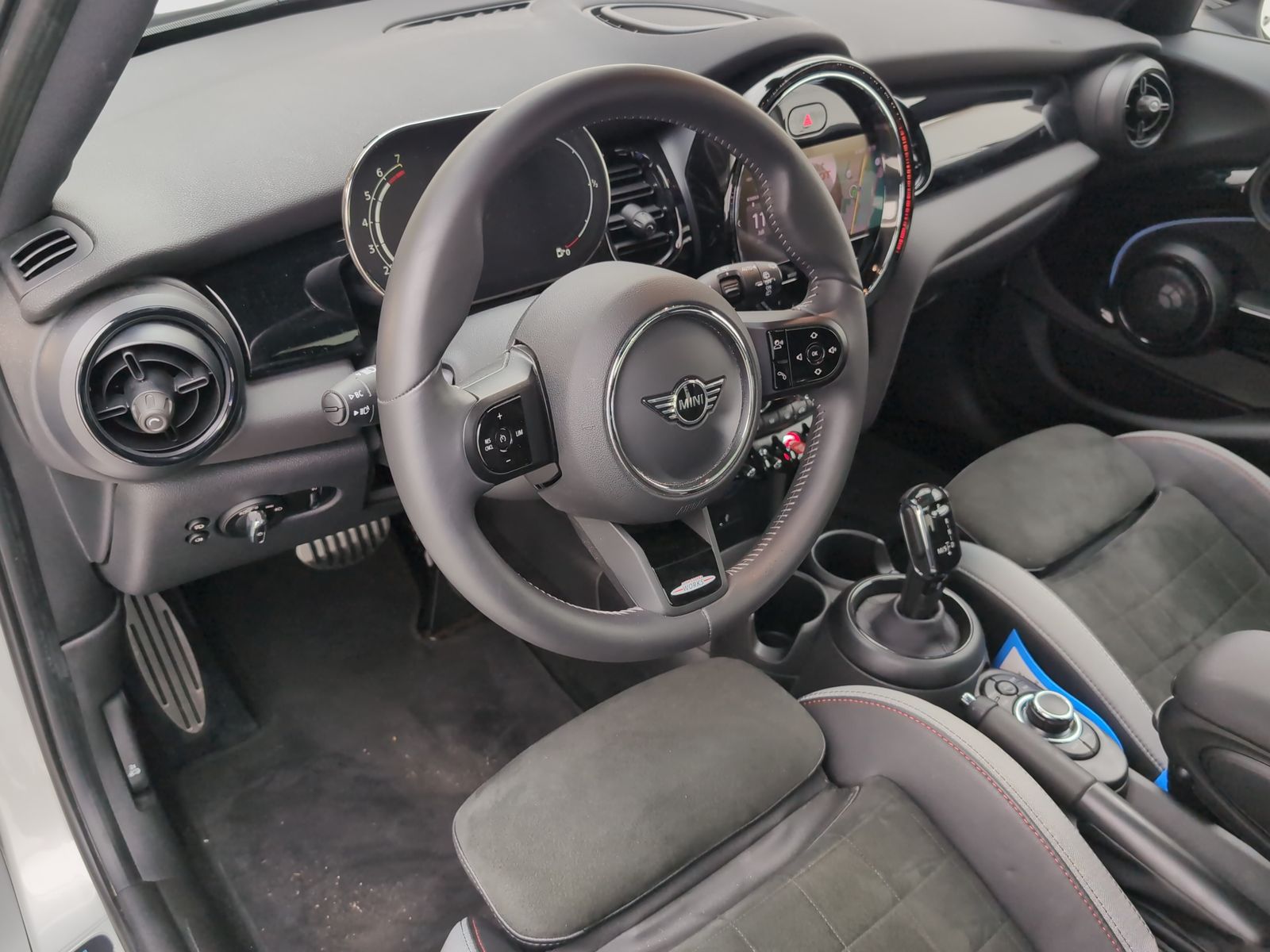 MINI Cooper S - Samsaru's Car Outlet