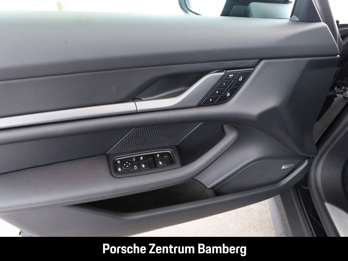 Porsche Taycan Sport Turismo/ Chrono/ BOSE/ Sitzbelüftun
