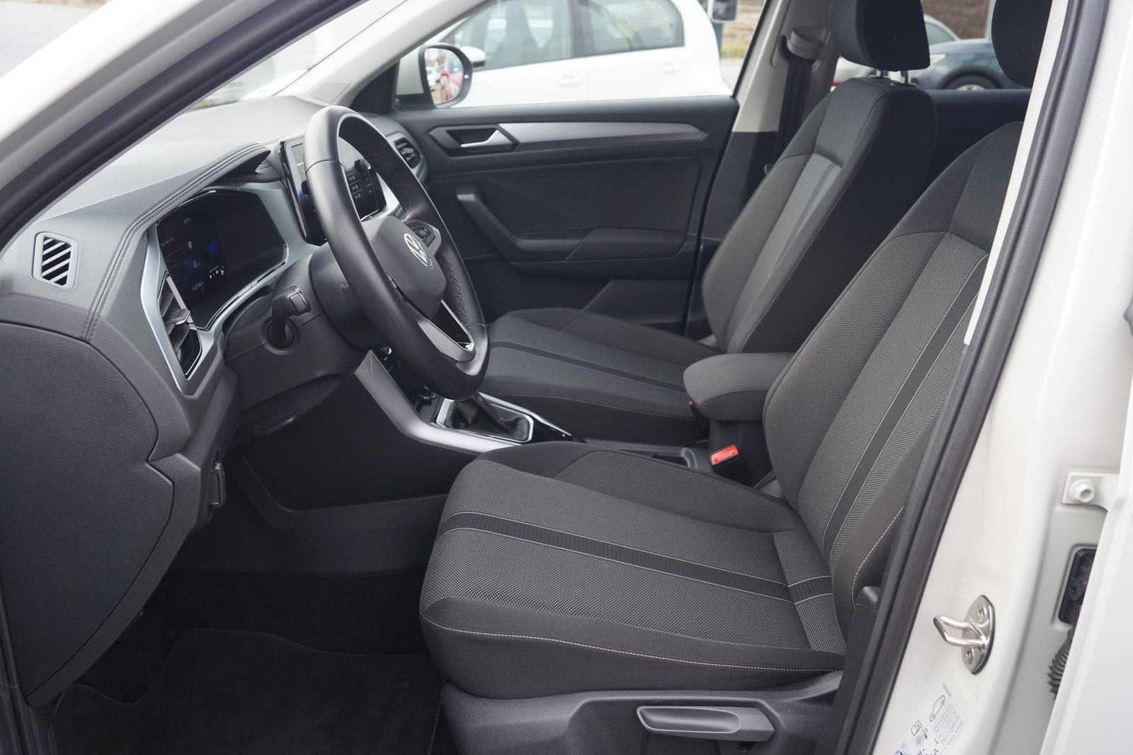 Volkswagen T-Roc Life 1.5 TSI DSG - Samsaru's Car Outlet
