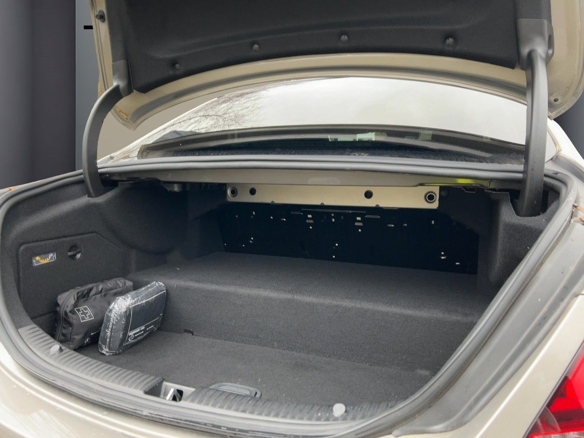 Mercedes-Benz C 300 de AMG Line - Samsaru's Car Outlet