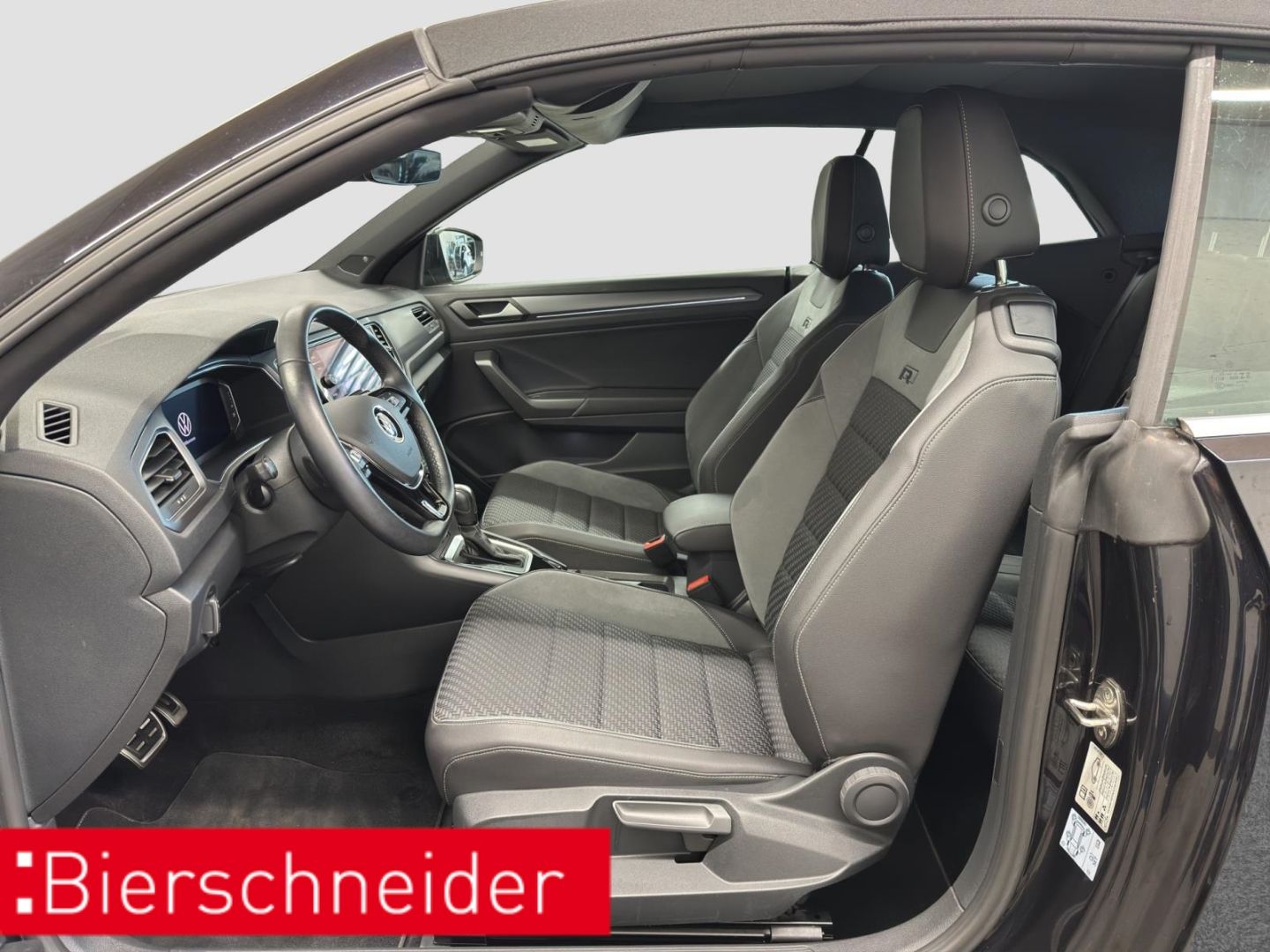 Volkswagen T-Roc 1.5 TSI DSG R-Line - Samsaru's Car Outlet