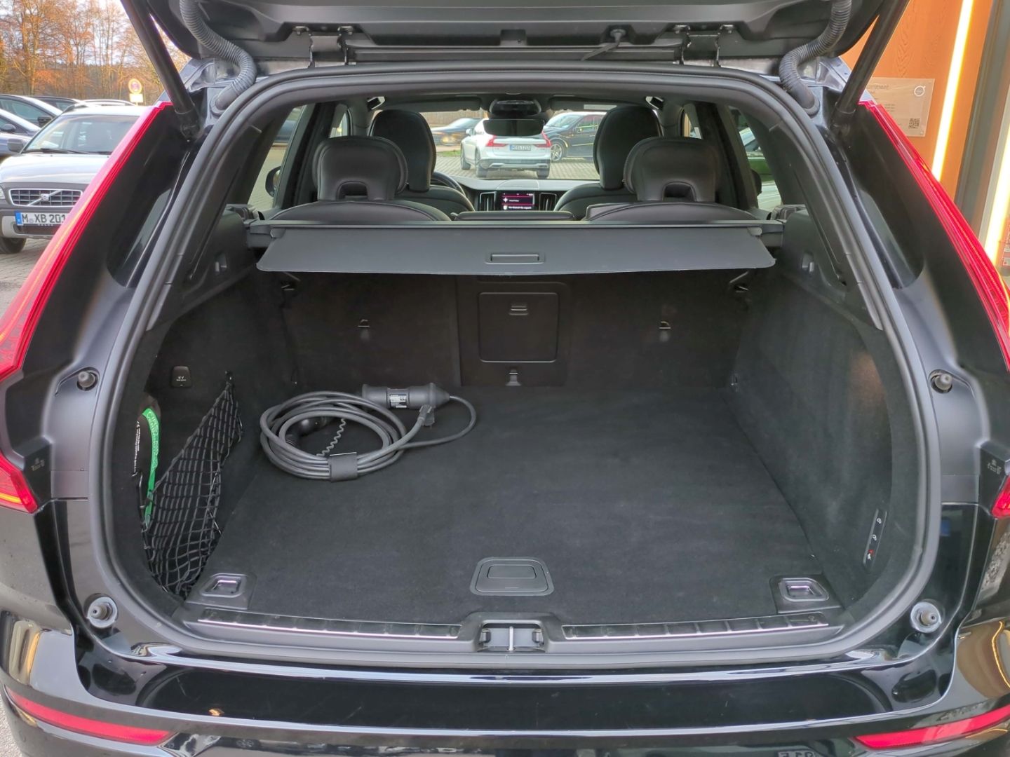 Volvo XC60 R Design Recharge Plug-In Hybrid AWD T8 Twi