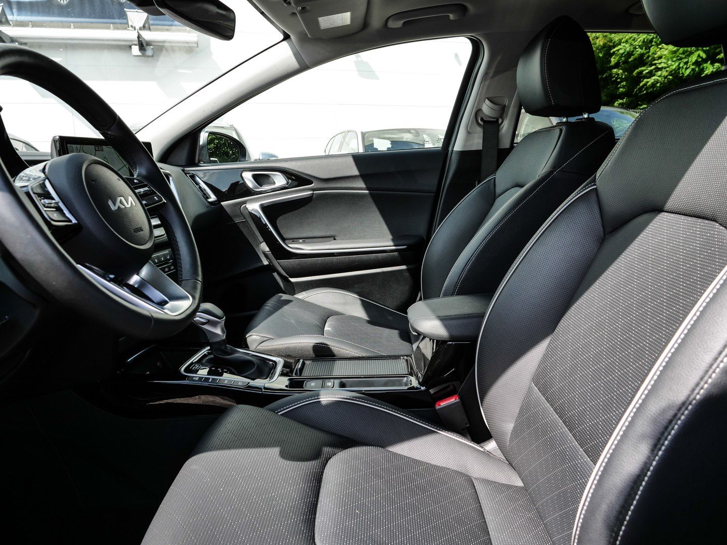 Kia Ceed SW Plug-in Hybrid Platinum - Samsaru's Car Outlet
