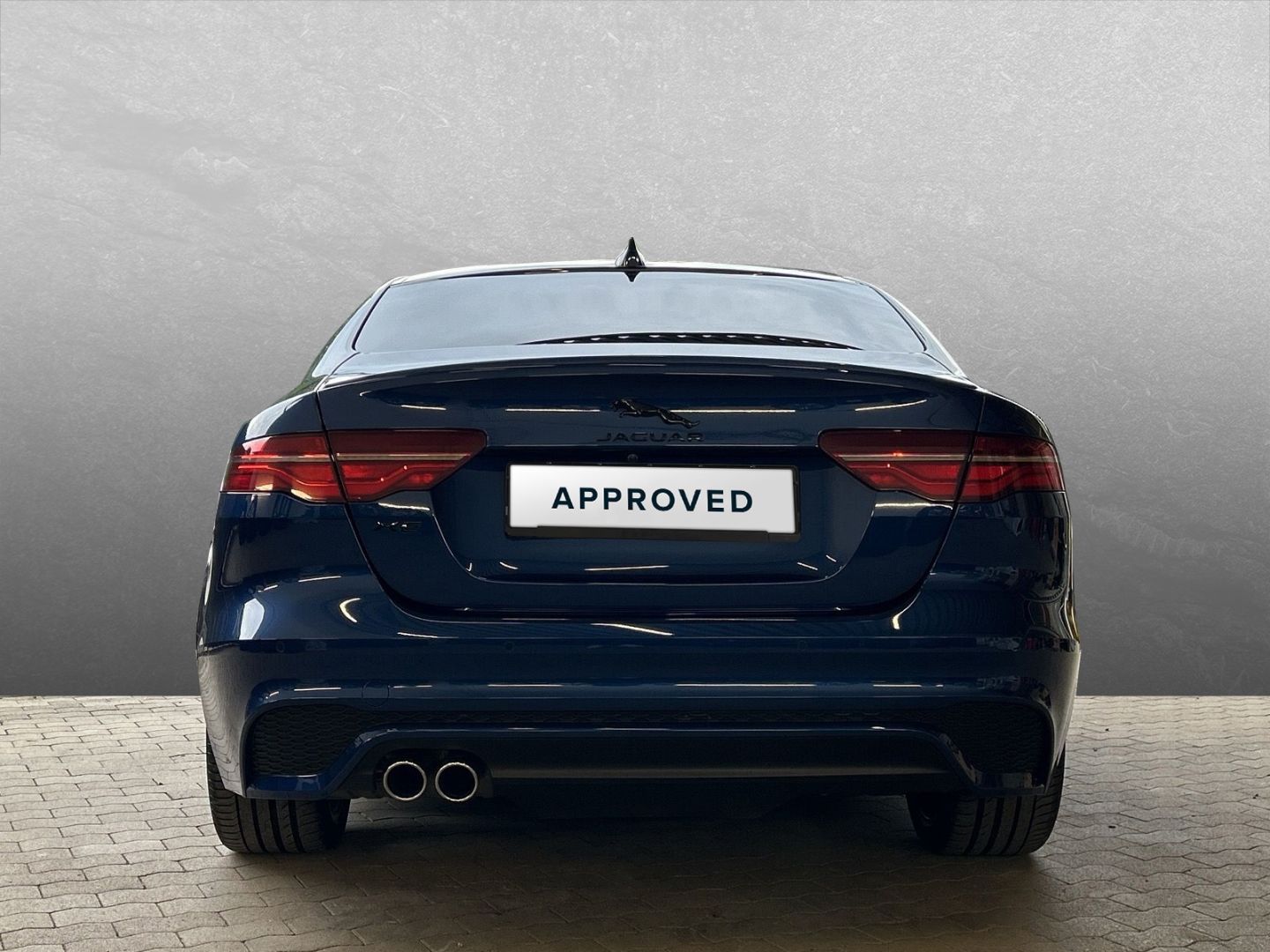 Jaguar XE R-Dynamic Black D200 Mild-Hybrid EU6d Meridia