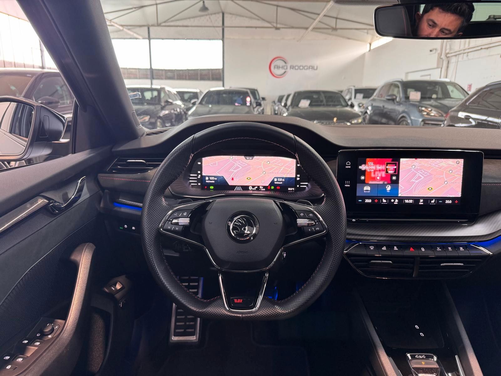 Skoda RS 4x4 PANO/HUD/360°/AHK/MASS/AMB/ACC/TRA.P.