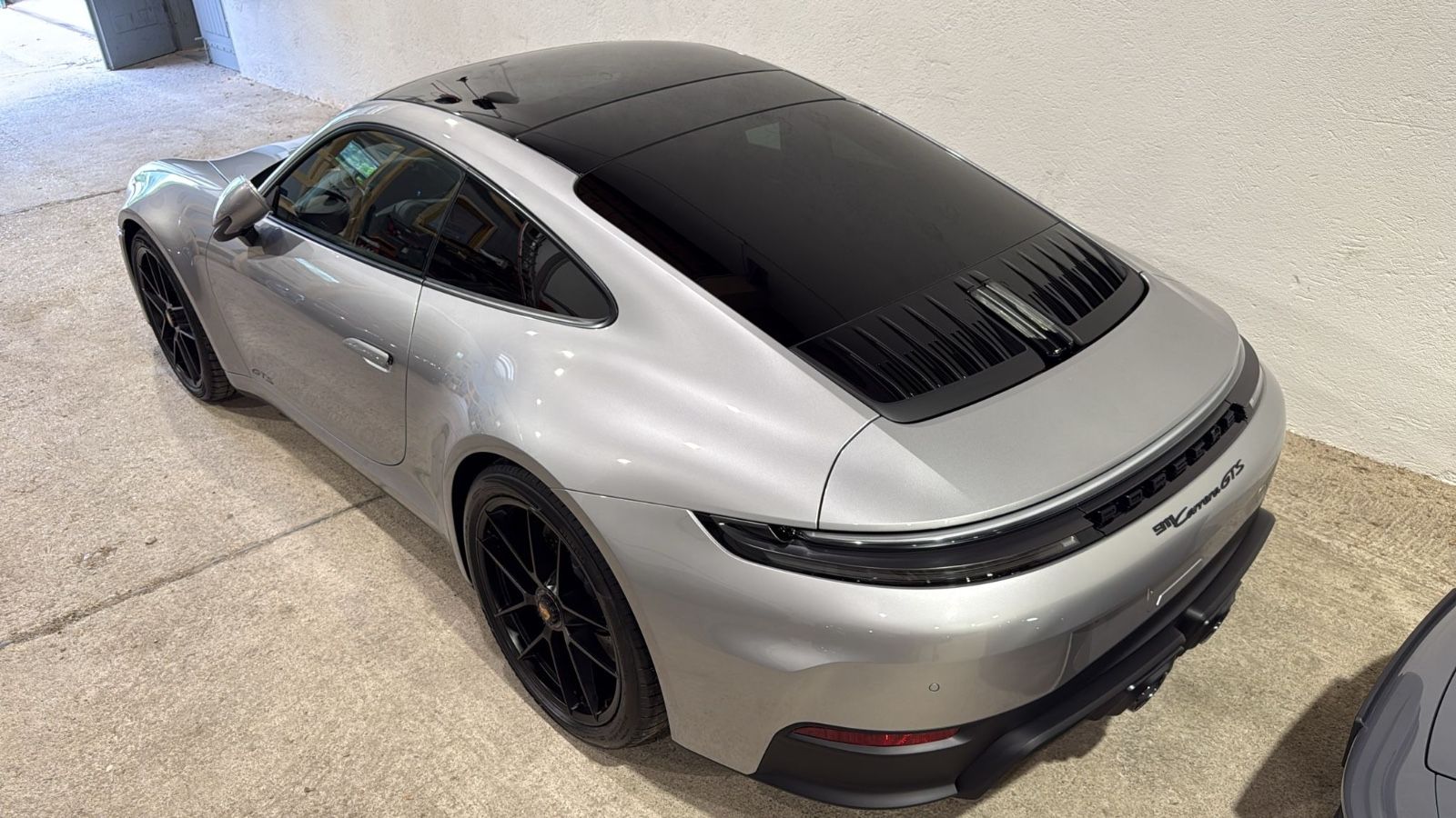 Porsche 911 Carrera GTS Coupé - Samsaru's Car Outlet