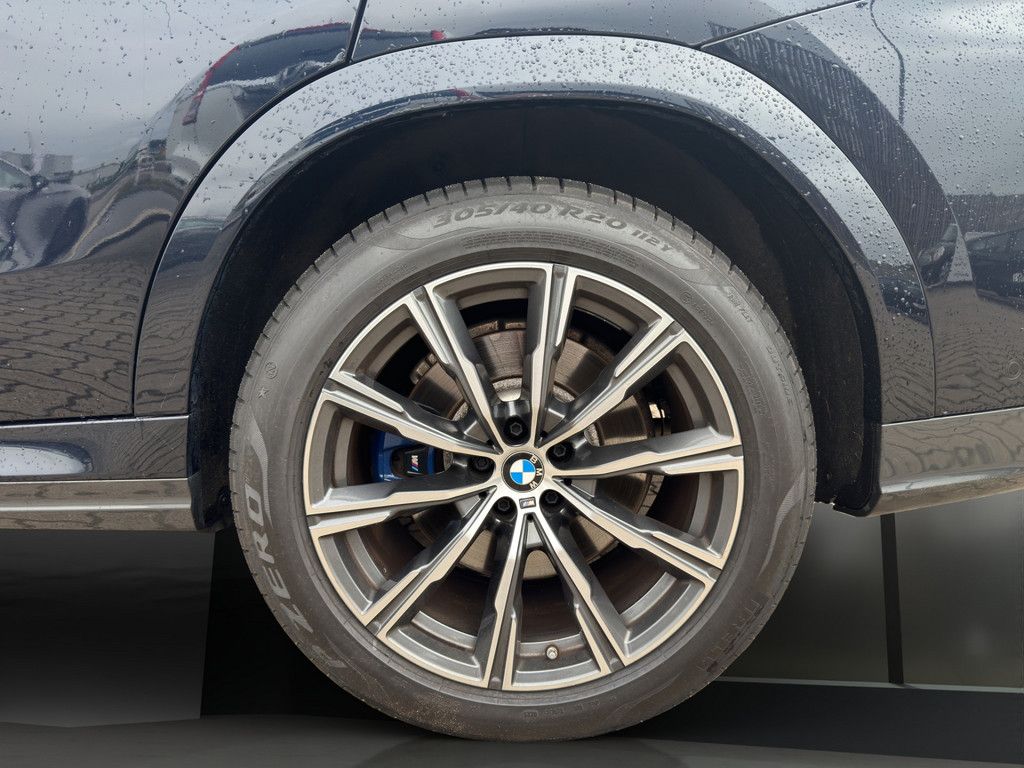 BMW X6 xDrive40d M-SPORT LASER HUD PANO B&W 20" AHK
