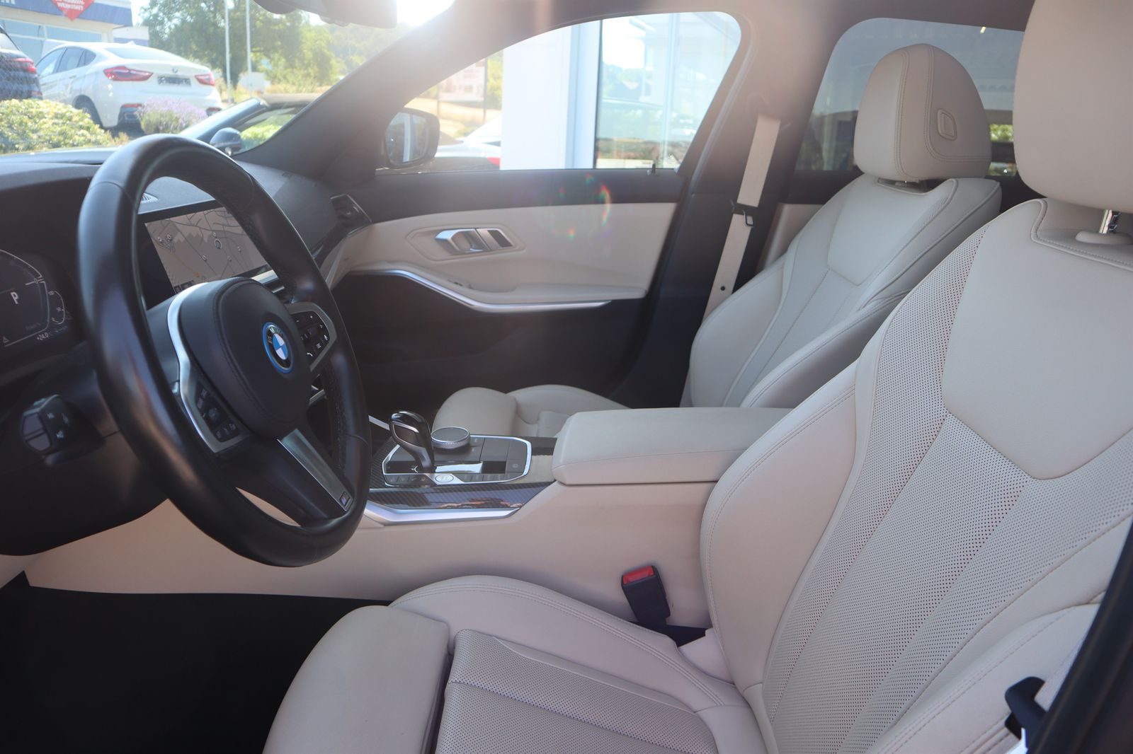 BMW 330e xDrive Touring M Sport - Samsaru's Car Outlet