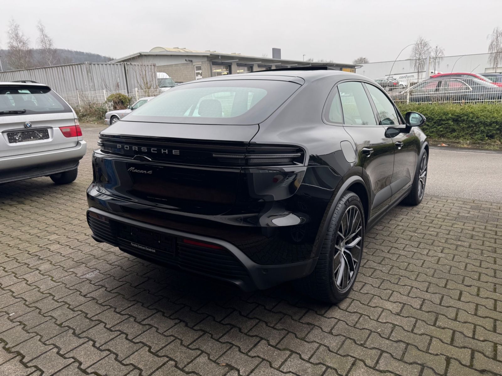 Porsche Macan 4*DISTRONIK ACC*LUFTFEDERUNG*PANORAMA*21Z