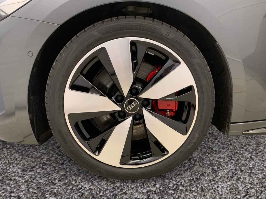 Audi A5 Avant e-hybrid 2x S line qua AHK*PANO*MATRIX*