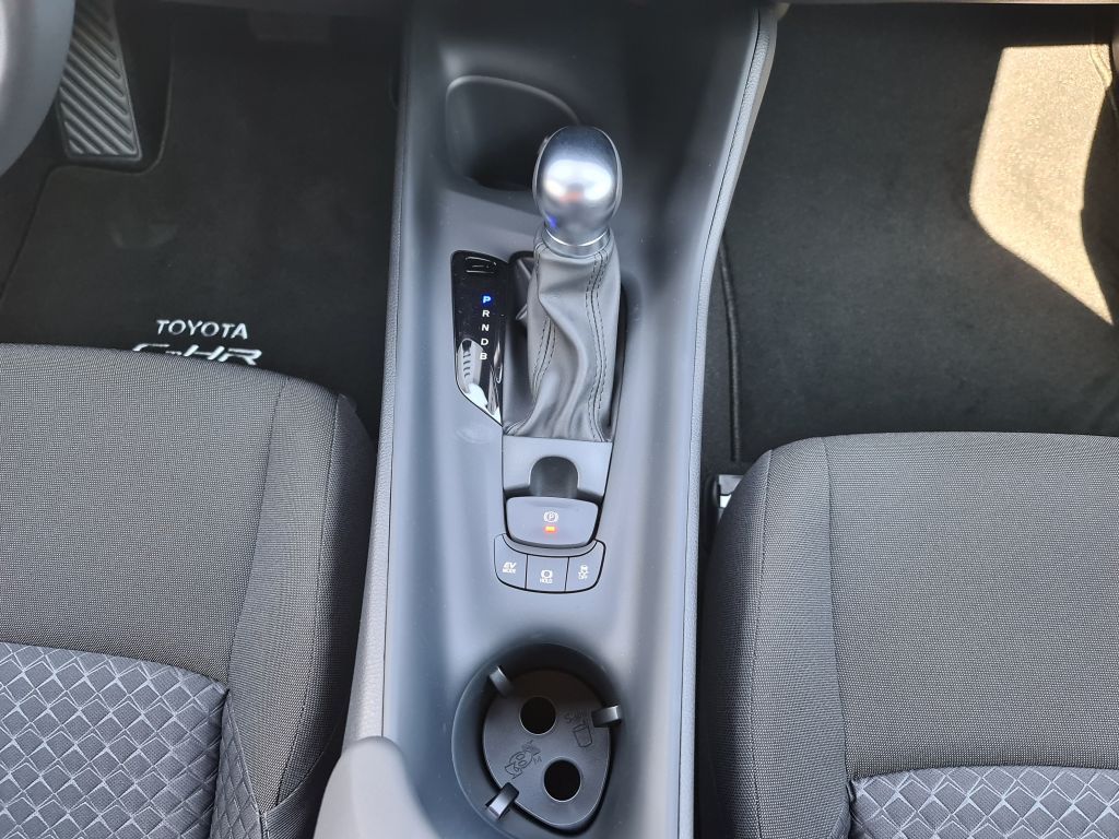 Toyota C-HR Hybrid Flow - Samsaru's Car Outlet