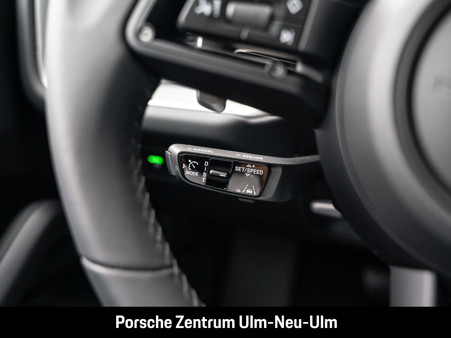 Porsche Cayenne Coupe InnoDrive Surround-View LED-Matrix
