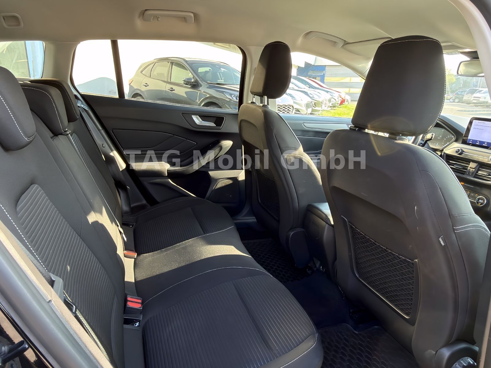 Ford Focus Titanium Turnier *TWA*LED*NAVI*SHZ*