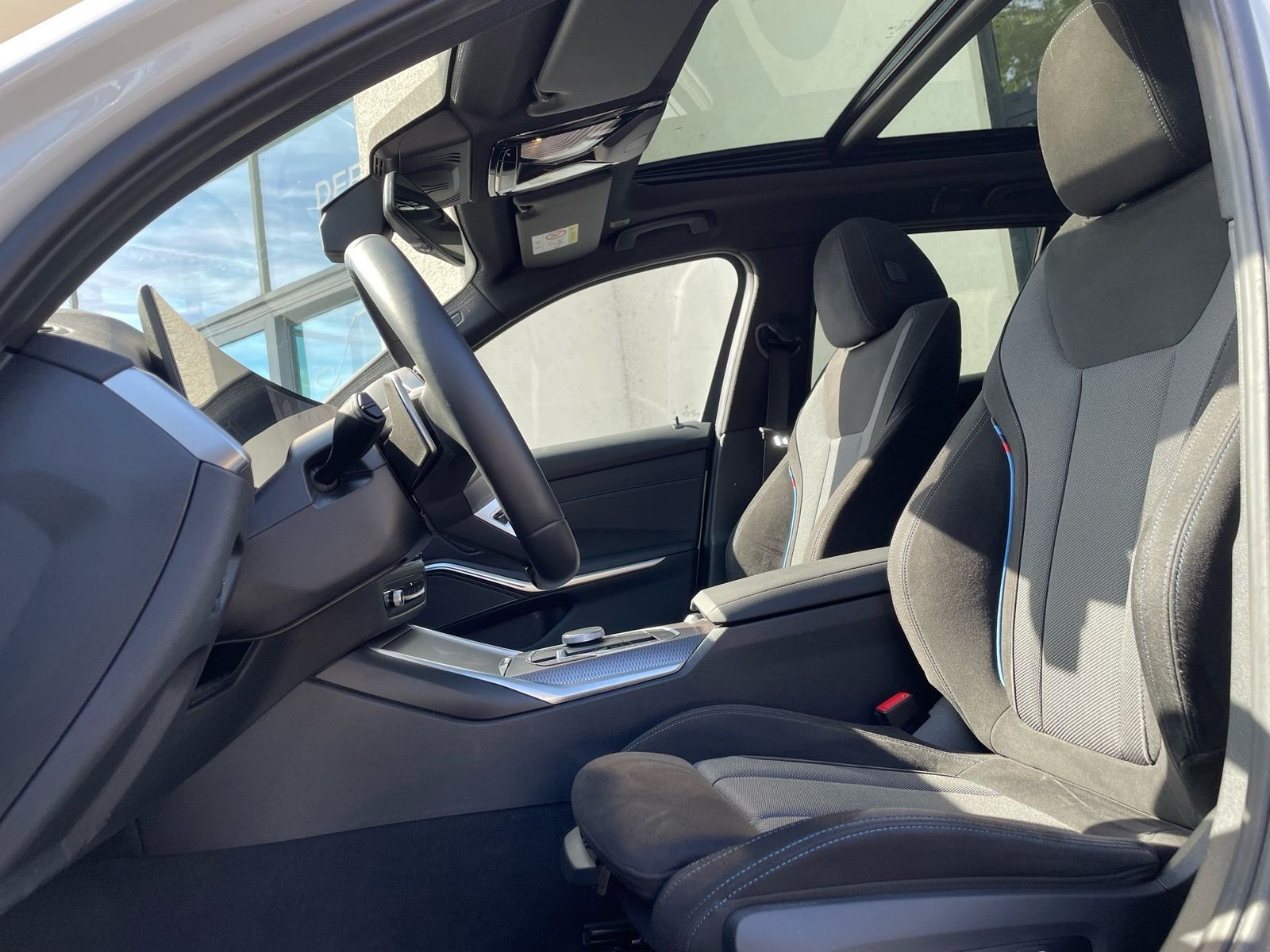 BMW 330e xDrive Tour M Sport || AHK Pano ACC 360 H&K