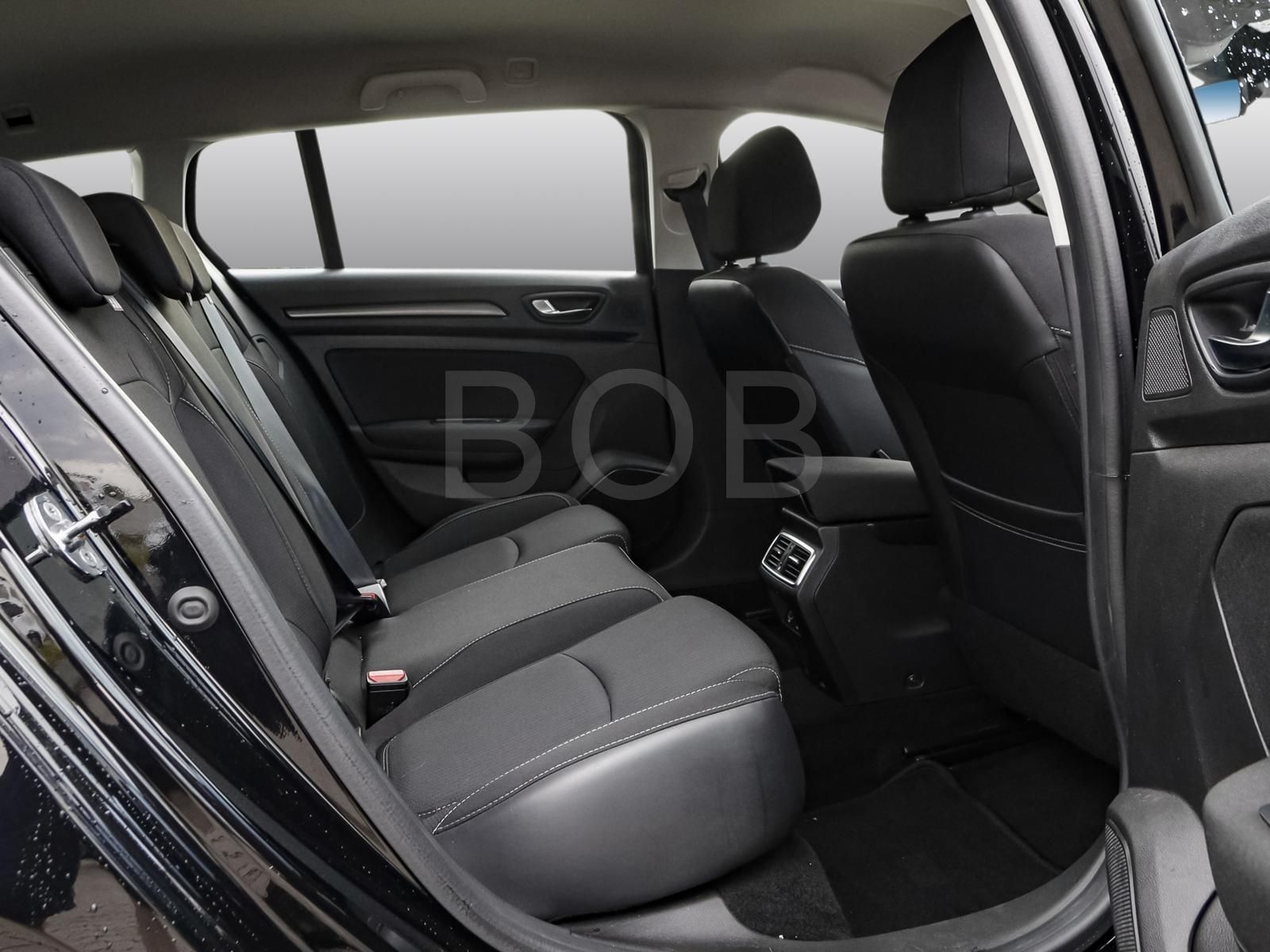 Renault Megane TCe 140 Grandtour BUSINESS - Samsaru's Car Outlet