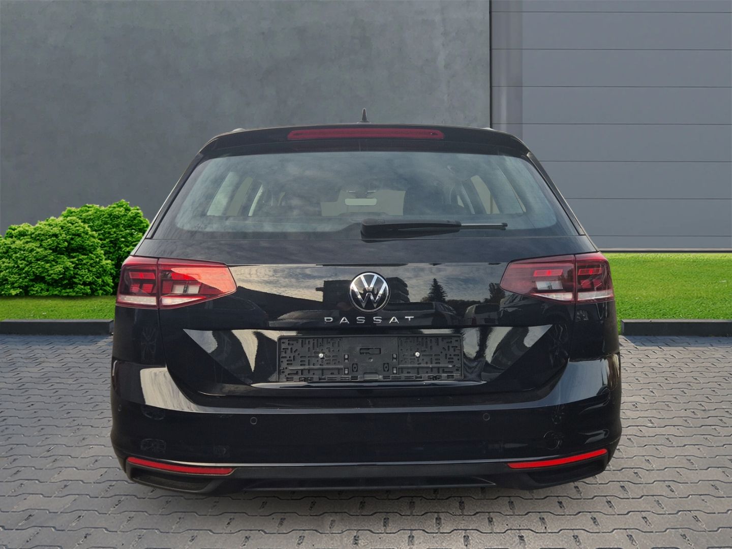 Volkswagen Passat Variant Business 2.0 TDI - Samsaru's Car Outlet