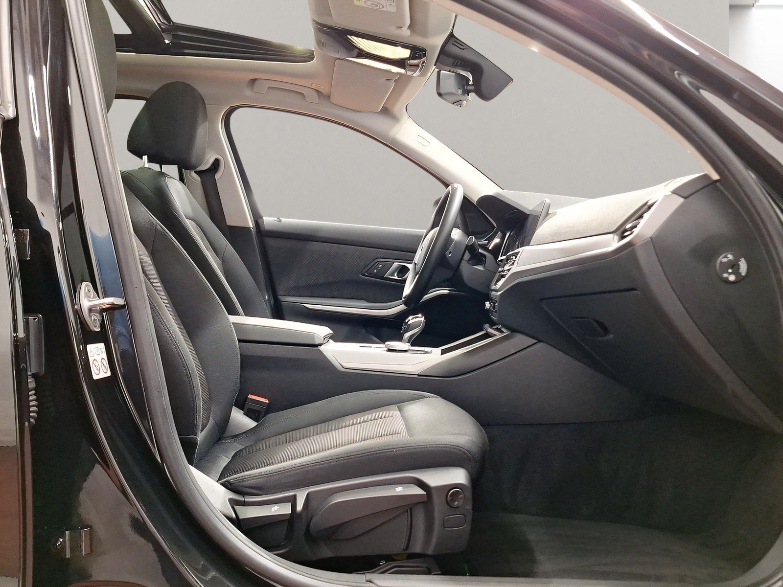 BMW 330i xDrive Touring - Samsaru's Car Outlet