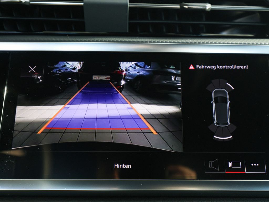 Audi Q3 advanced 35 TDI quattro S tronic - Samsaru's Car Outlet