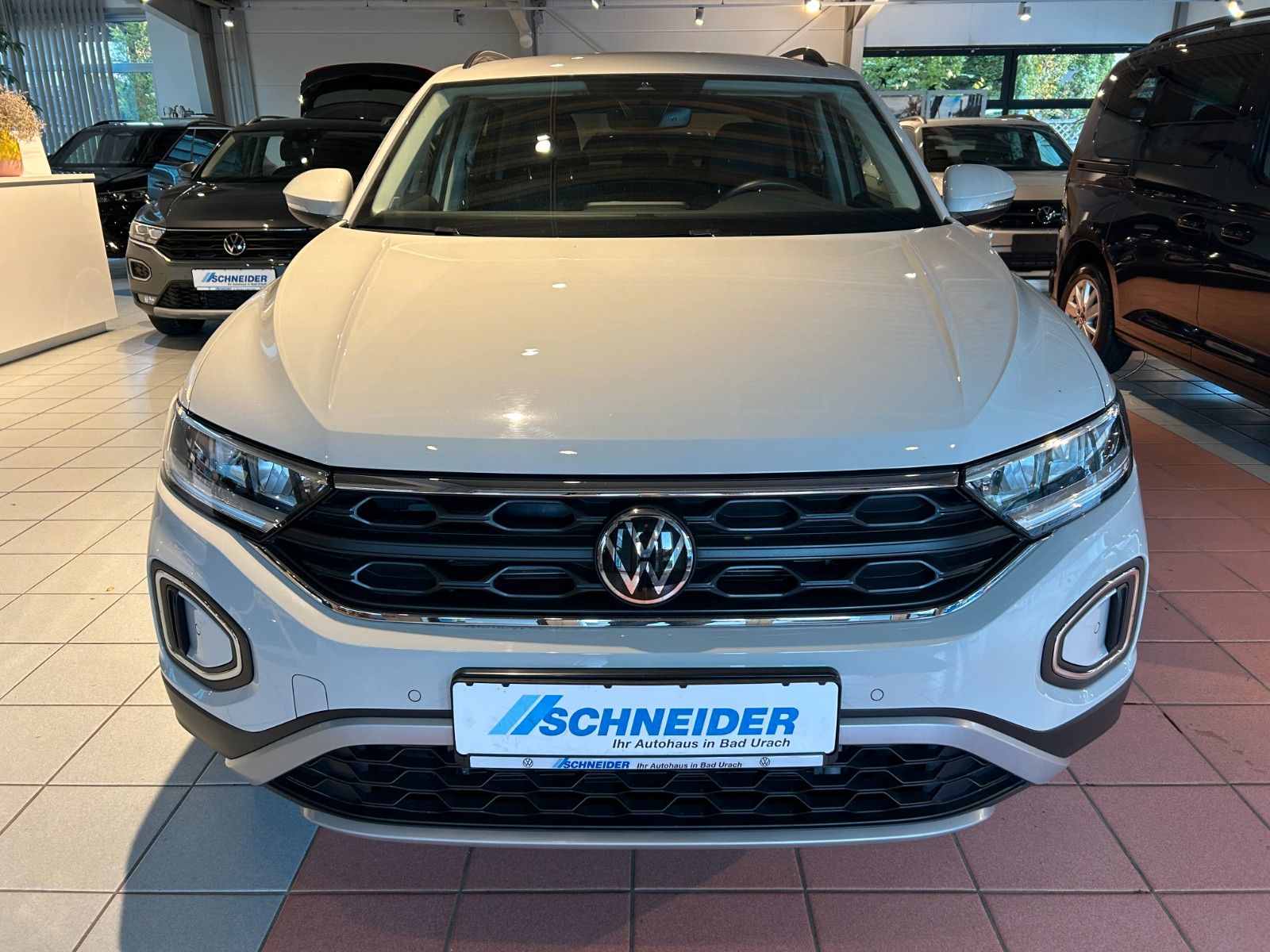 Volkswagen T-ROC Life - Samsaru's Car Outlet
