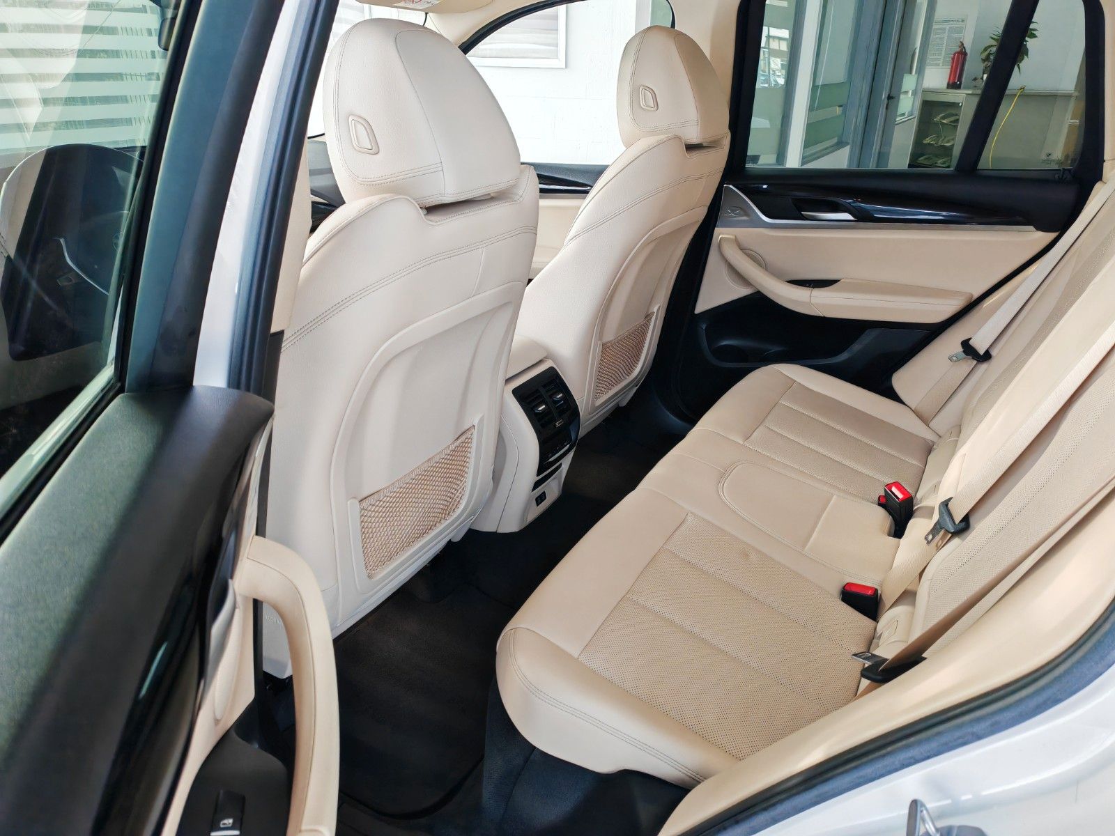 BMW X3 xD20d FACELIFT LASER KAMERA AHK Unfallfrei