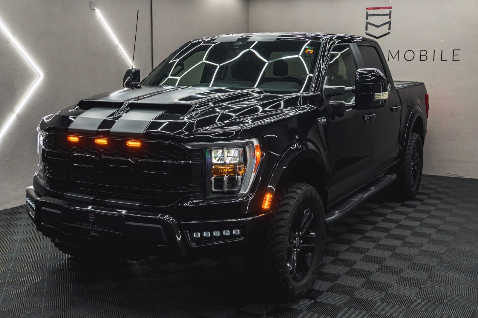 Ford F 150 RAPTOR - Samsaru's Car Outlet