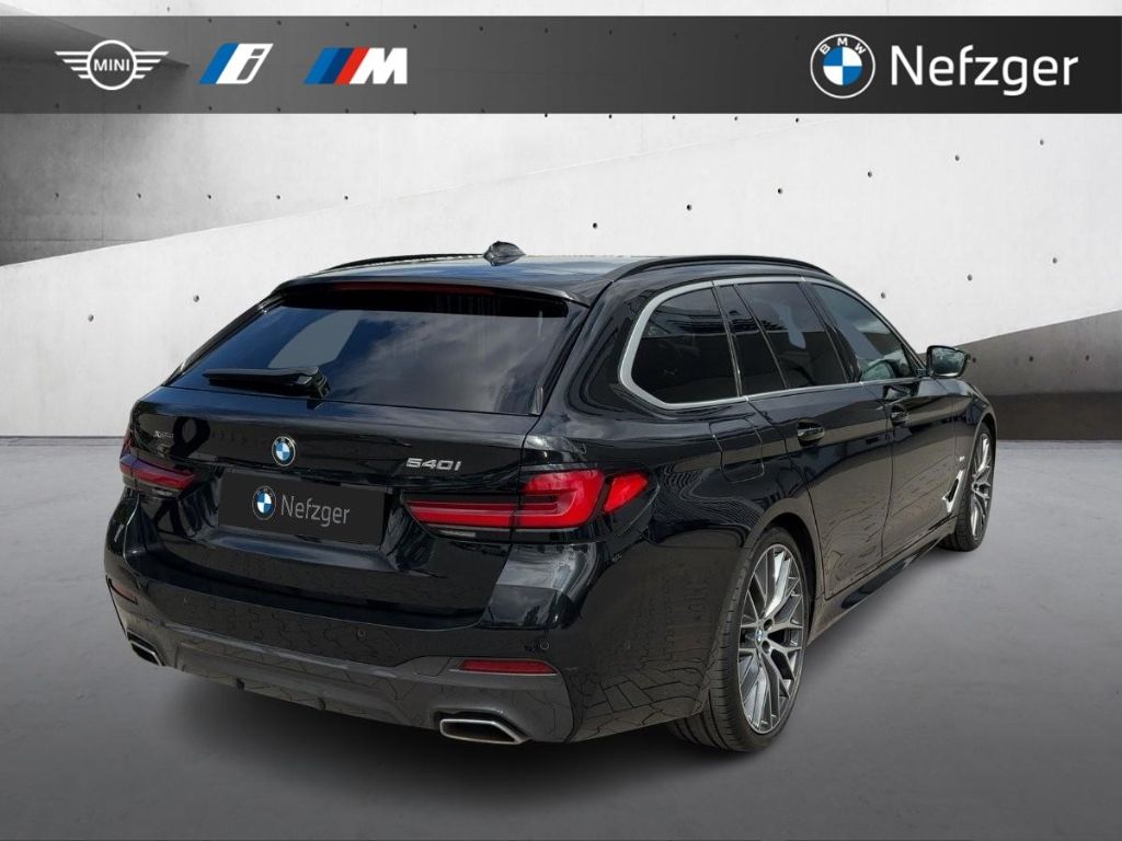 BMW 540 i xDrive Touring M Sport Head-Up Park-Assist