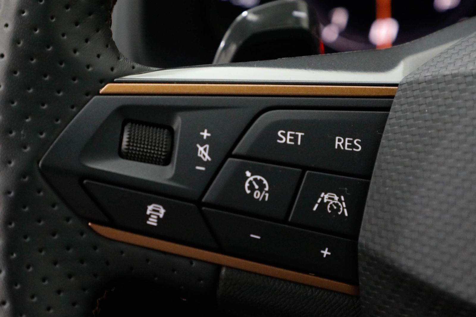 Seat Ateca 2.0 TSI 4D DSG Pano AHK ACC SHZ Beats 360°