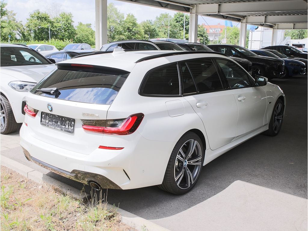 BMW 330 M Sport EU6d e xDrive Touring - Samsaru's Car Outlet