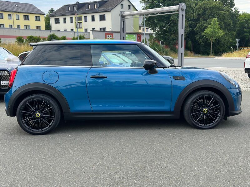 MINI Cooper SE - Samsaru's Car Outlet