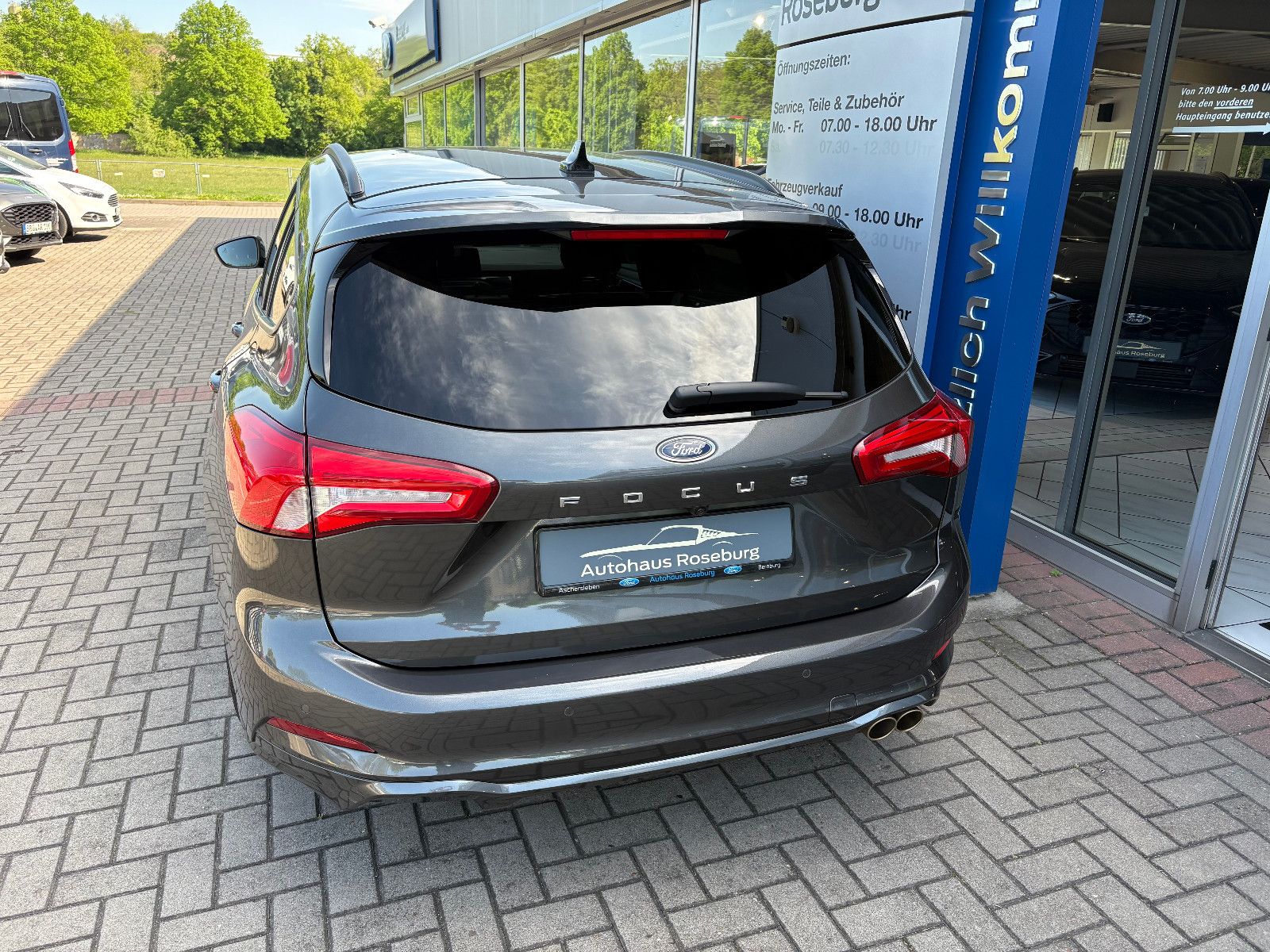 Ford Focus Turnier ST-Line X AHK NAVI LED PANO-SD EHK