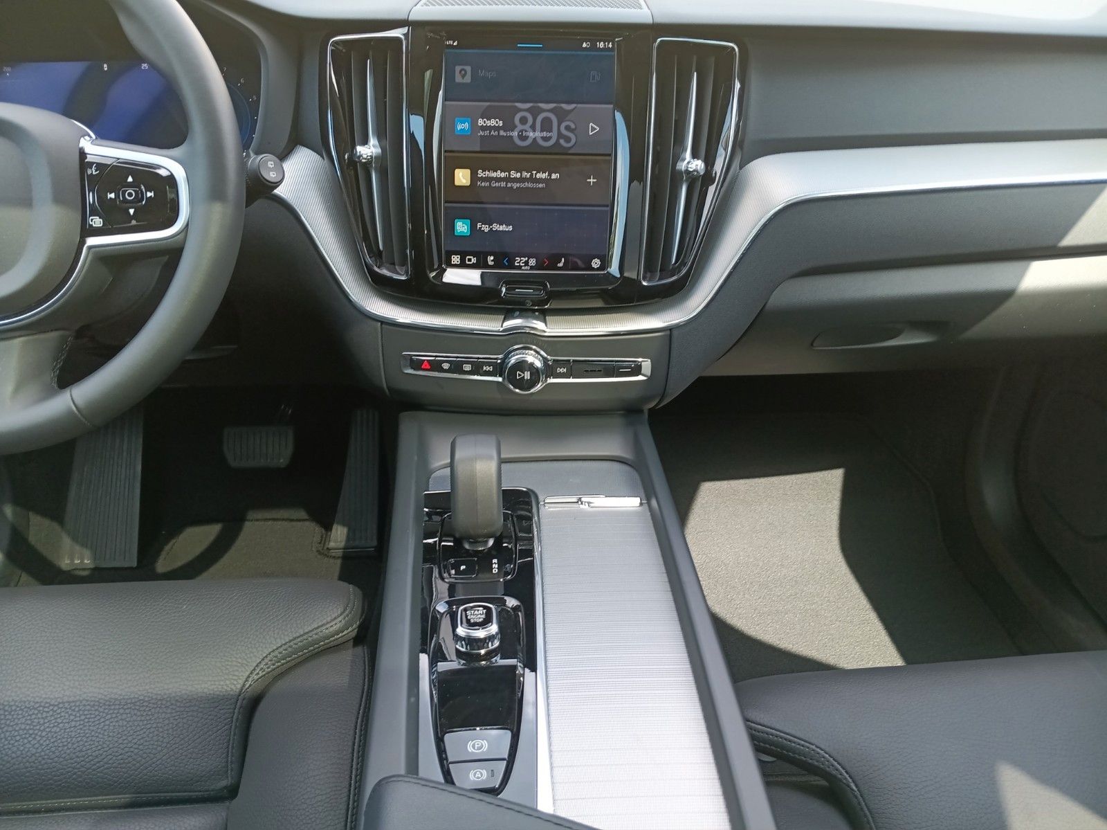 Volvo XC60 B5 AWD Plus Dark - Samsaru's Car Outlet