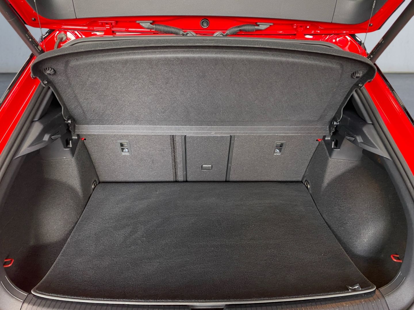 Volkswagen T-Roc 1.5 TSI DSG Style Black - Samsaru's Car Outlet