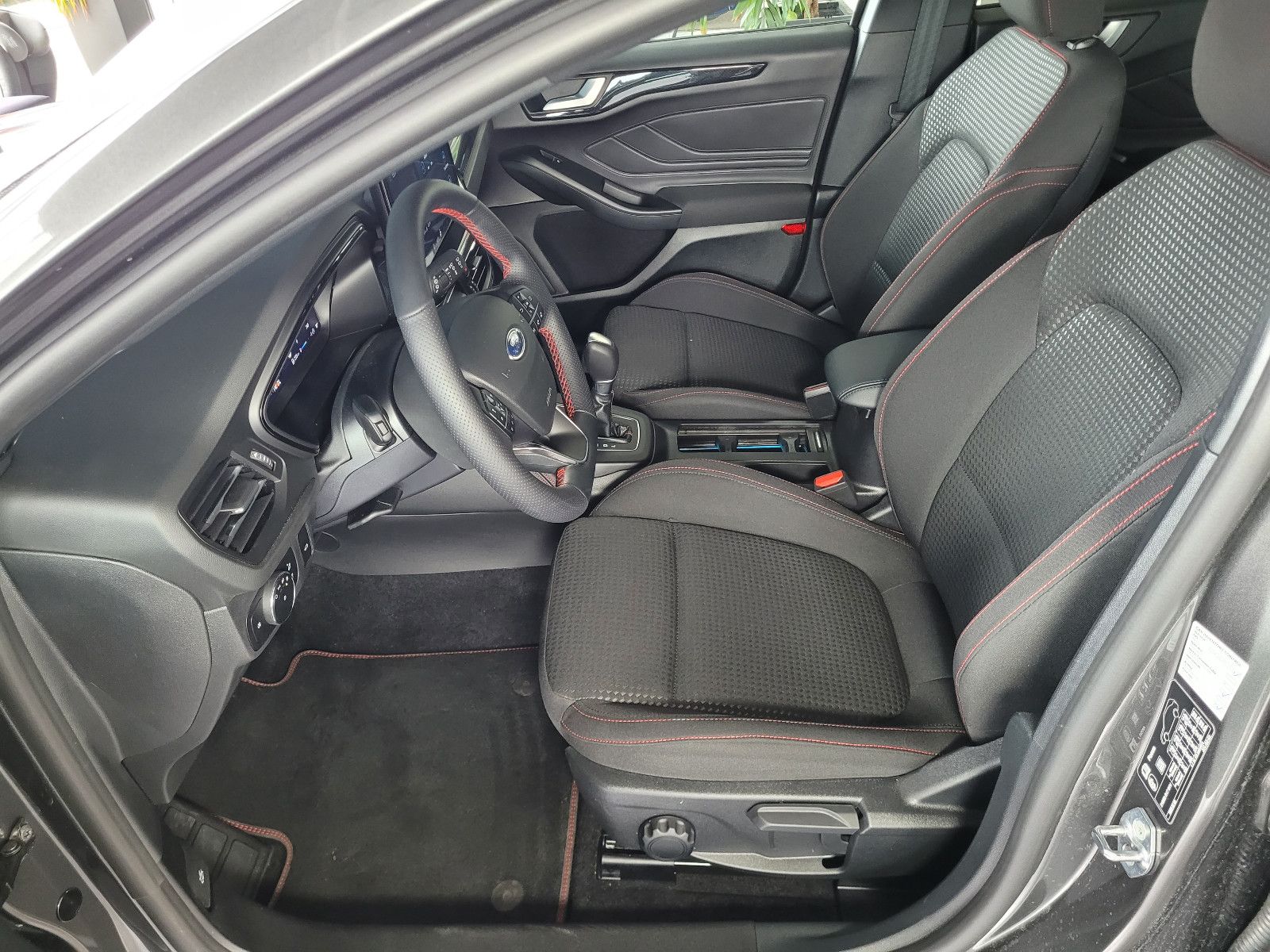 Ford Focus EcoBoost mHEV Autom. ST-Line X m. ACC/LED