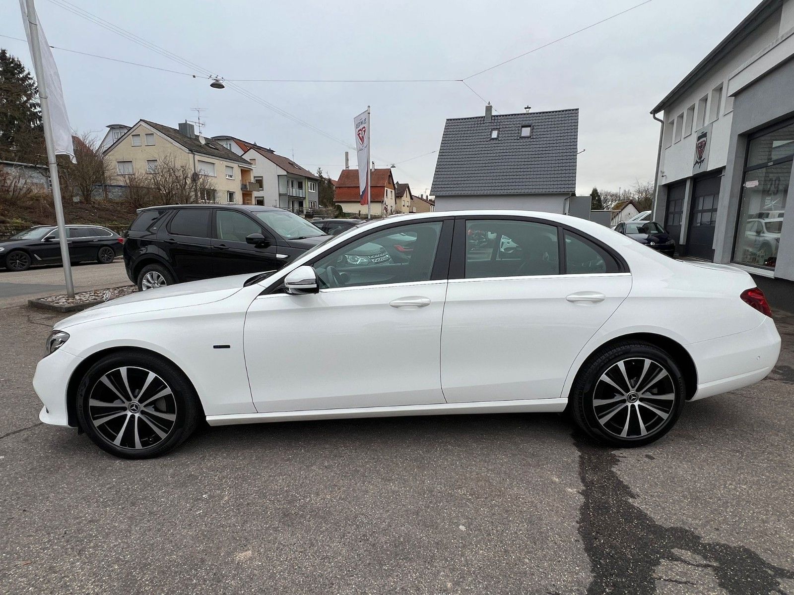 Mercedes-Benz E -Klasse Lim. E 300 de - Samsaru's Car Outlet