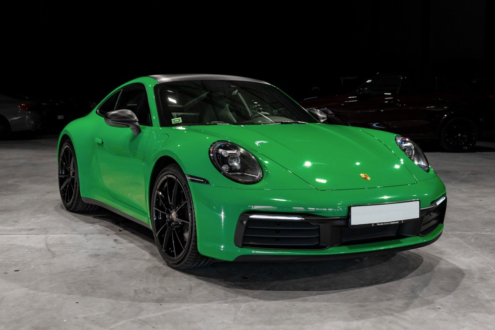 Porsche 992 Carrera - Samsaru's Car Outlet