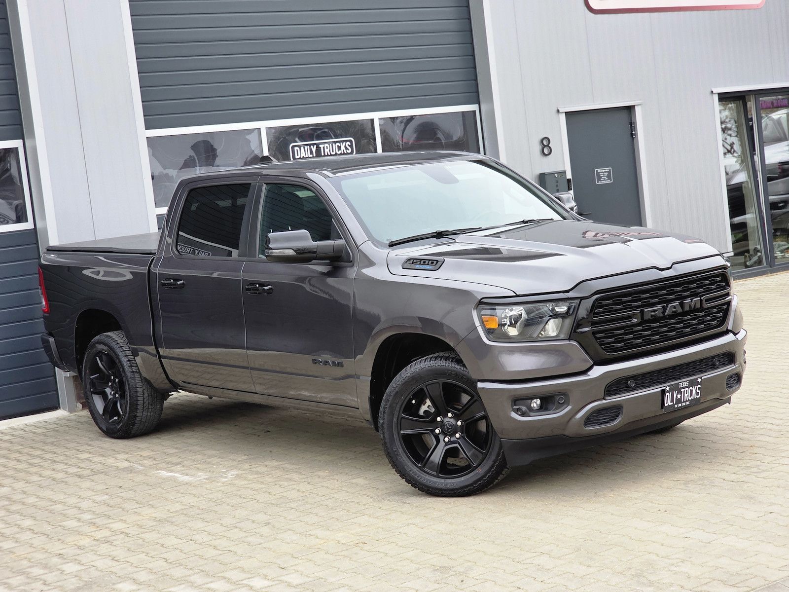 Dodge RAM 1500 5.7 4x4 Bighorn Night Kamera 12´´ PDC