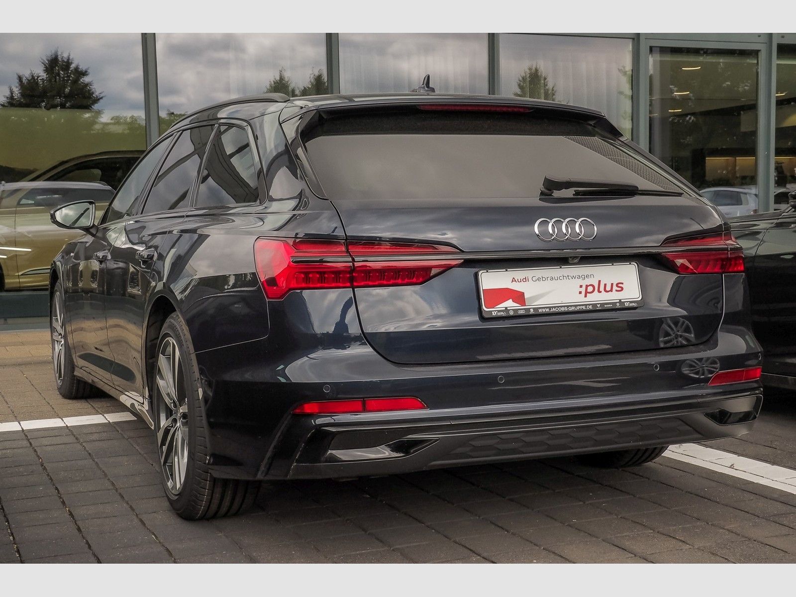 Audi A6 Avant 40TDI S line Black - Samsaru's Car Outlet