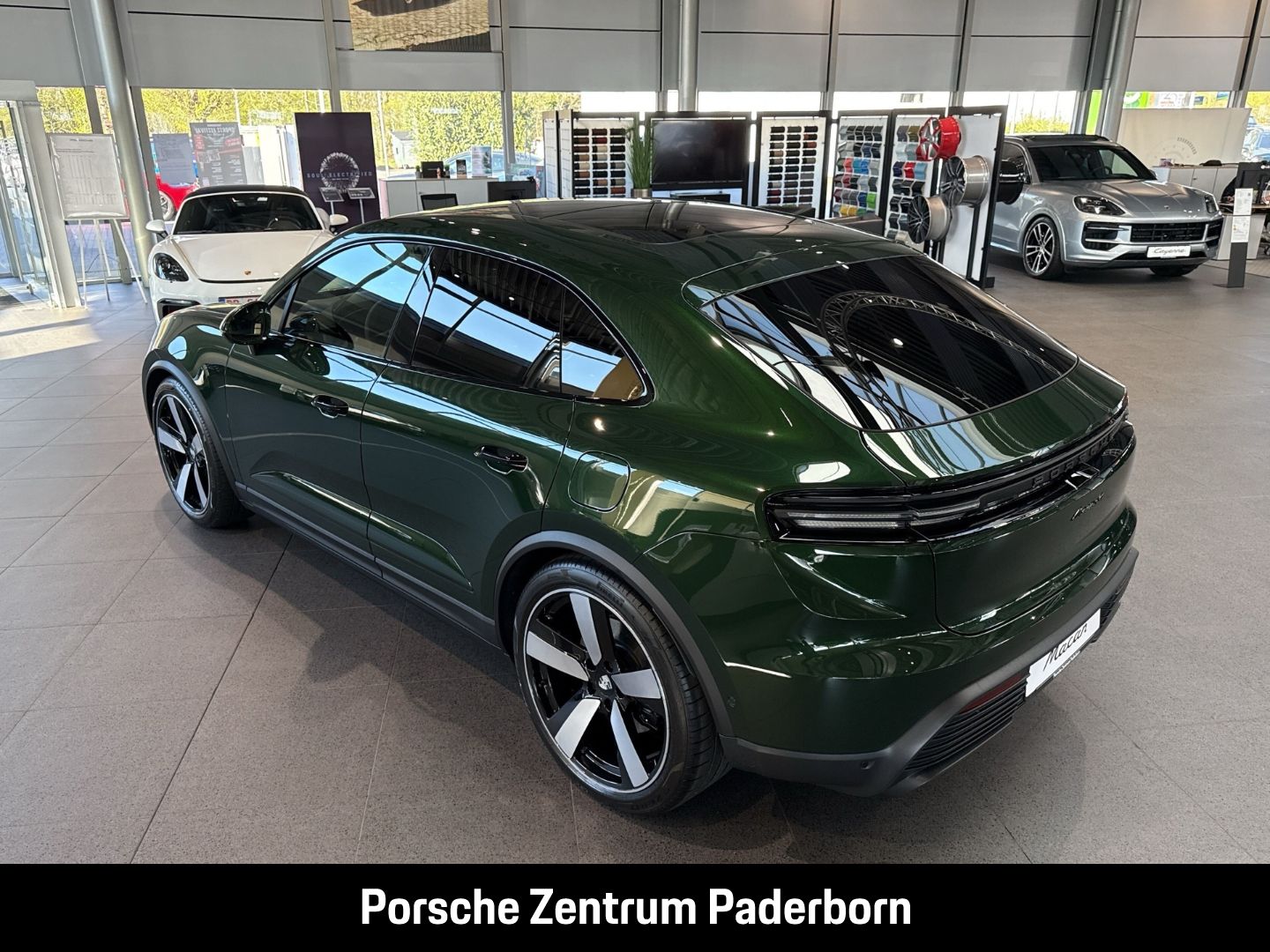 Porsche Macan 4 - Samsaru's Car Outlet