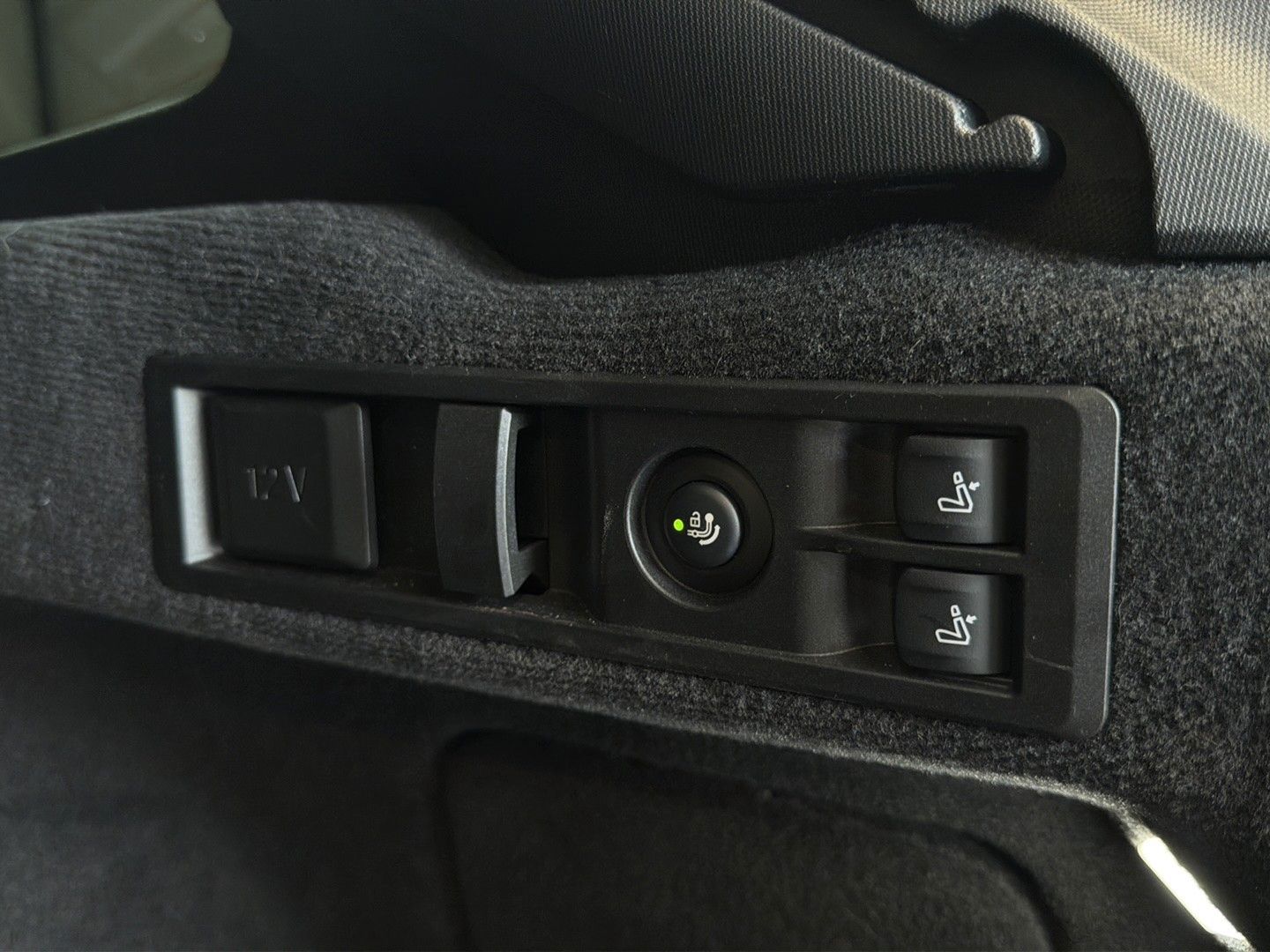 BMW 318i Touring M Sport HUD AHK PANO 360° KZU QI